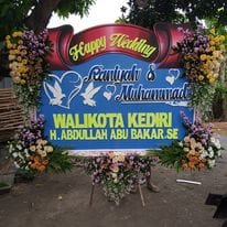 bunga-papan-wedding-di-pesantren-kediri