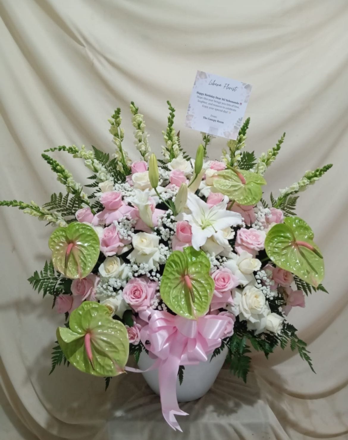 Bunga vas meja untuk hadiah dan ucapan di Cikarang Pusat
