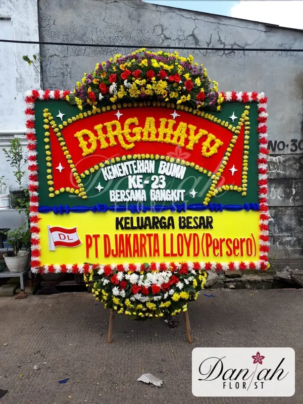 Bunga Papan Selamat Sukses Dirgahayu Hijau Merah SS-04 - Daniah Florist Jabodetabek dan Karawang