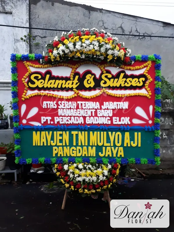 Bunga Papan Selamat Sukses Merah Hijau Bingkai Biru SS-01 - Daniah Florist Jabodetabek dan Karawang