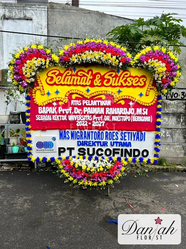 Bunga Papan Selamat Sukses Tiga Mahkota Kuning Merah SS-08 - Daniah Florist Jabodetabek dan Karawang